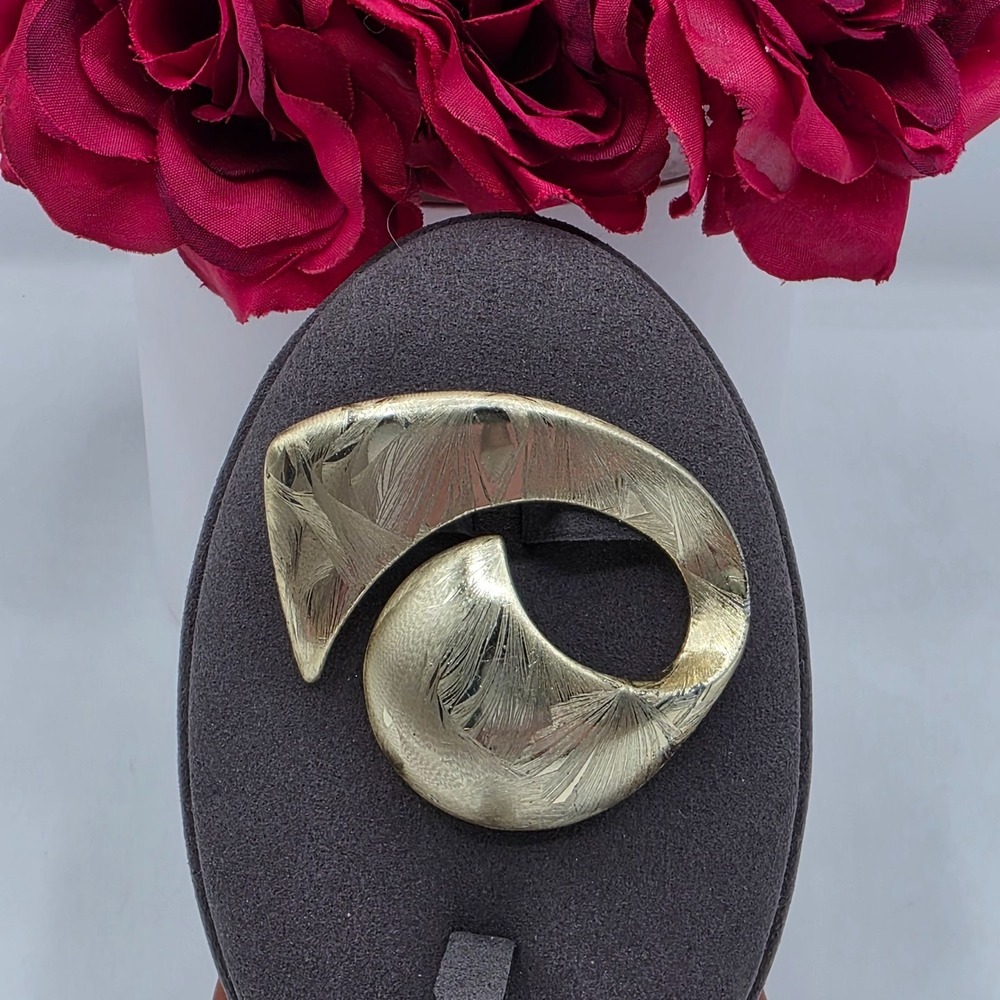 Vintage Mid Century Modern Abstract Swirl Brooch Pin Gold Tone 1960's Retro